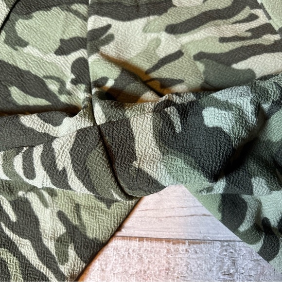 Full Circle Trends Green Camo Pull On Shorts Womens Size 2X New - Picture 9 of 16